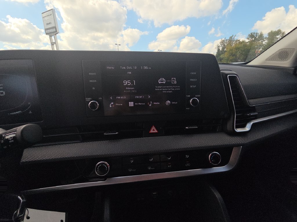 Used 2025 Kia Sportage LX FWD image 19