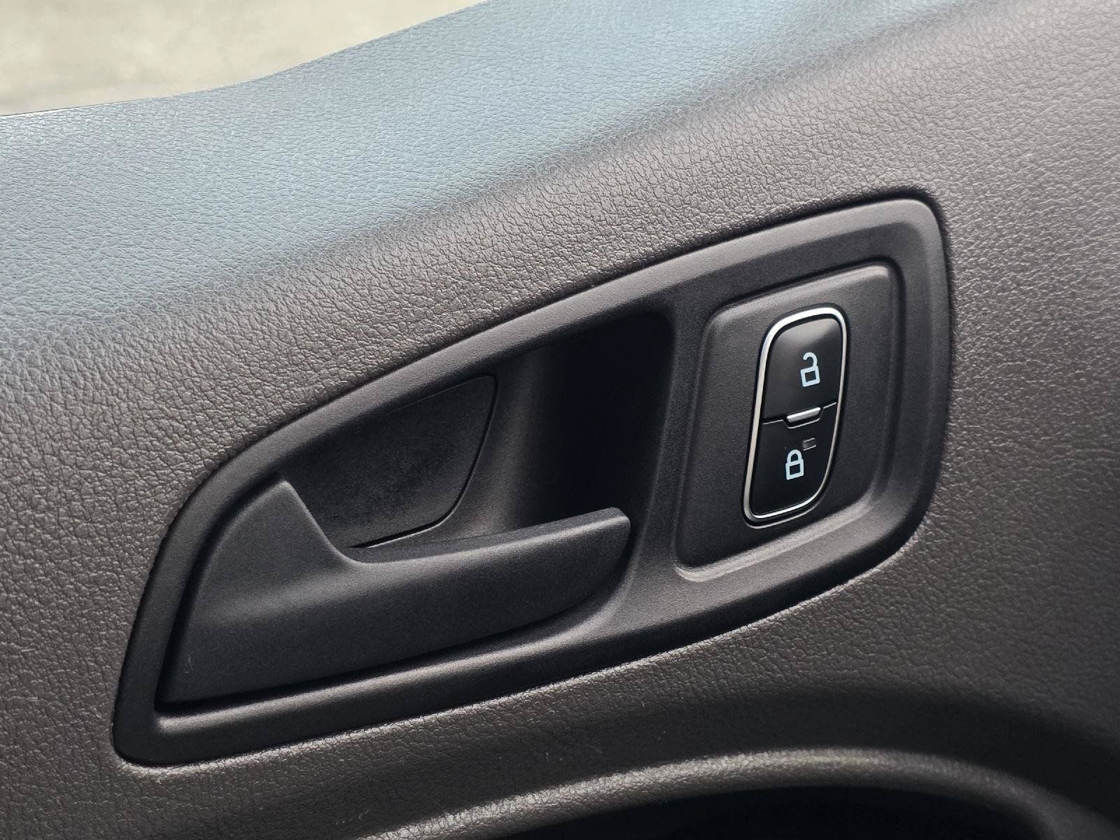 Used 2016 Ford Transit Connect XL FWD image 10