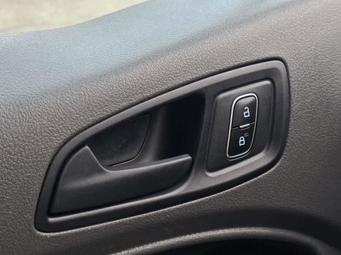 Used 2016 Ford Transit Connect XL image 10