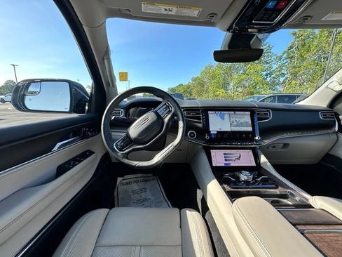 Used 2023 Jeep Grand Wagoneer 4WD image 16