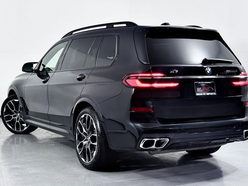 Used 2023 BMW X7 M60i w/ Climate Comfort Package image 11