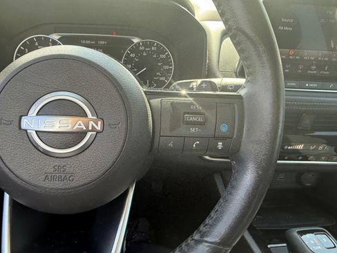 Certified 2022 Nissan Rogue SV w/ SV Premium Package FWD image 19