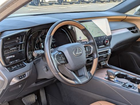 Used 2025 Lexus RX 350 Premium image 12