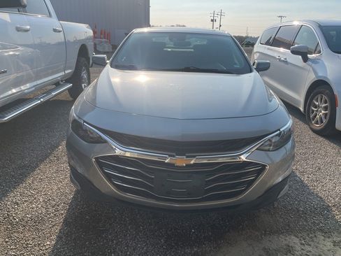 Used 2024 Chevrolet Malibu LT image 3