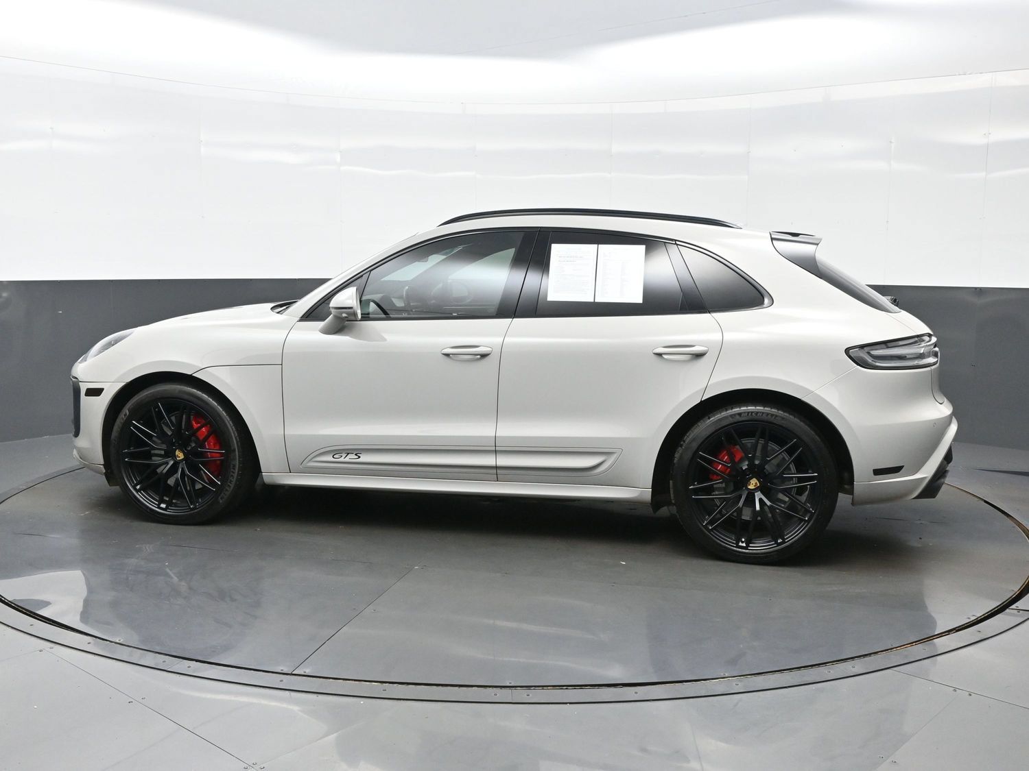 Used 2022 Porsche Macan GTS w/ Premium Package Plus AWD/4WD image 4