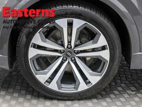 Used 2022 Audi Q8 Prestige w/ Prestige Package image 41