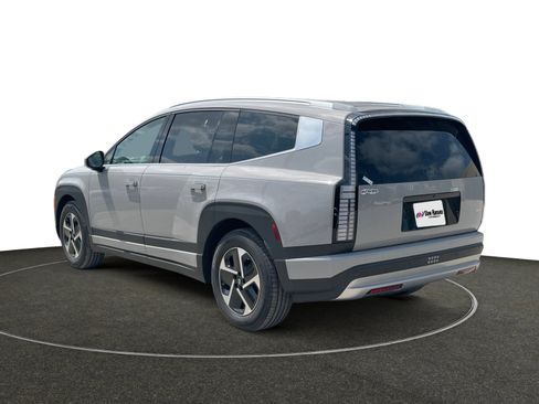 New 2026 Hyundai Ioniq 9 SE image 3