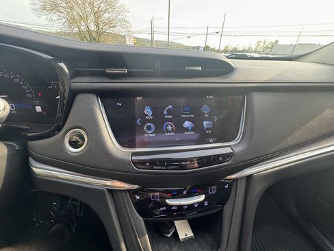 Used 2017 Cadillac XT5 Luxury w/ Driver Awareness Package AWD/4WD image 37