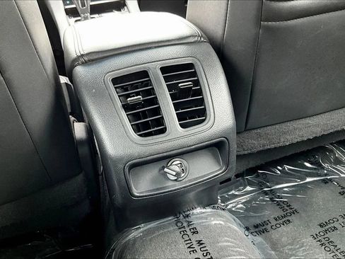 Used 2013 Ford Taurus Limited FWD image 10