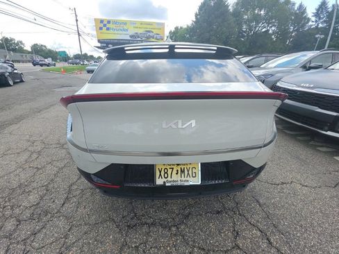 Used 2022 Kia EV6 Wind RWD image 2