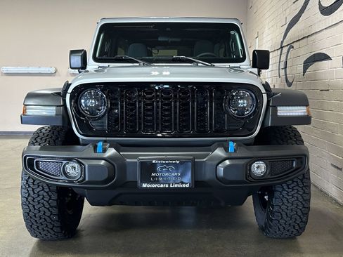Used 2024 Jeep Wrangler Unlimited AWD/4WD image 12