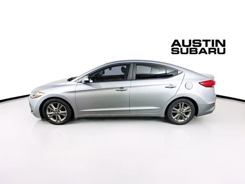 Used 2017 Hyundai Elantra SE FWD image 4