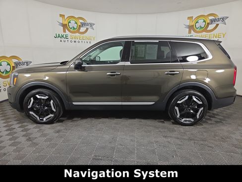 Used 2025 Kia Telluride S FWD image 4