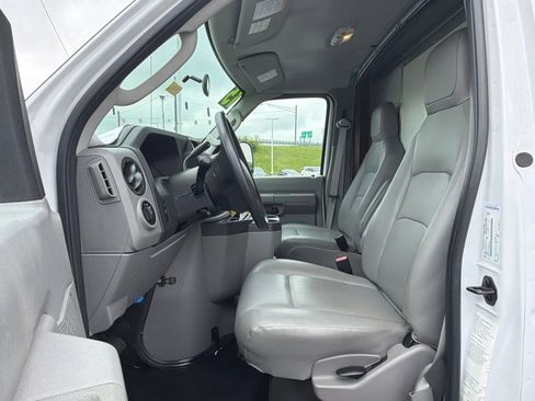 Used 2015 Ford E-350 and Econoline 350 Super Duty RWD image 16