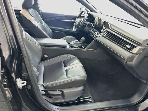 Used 2025 Toyota Camry SE FWD image 32