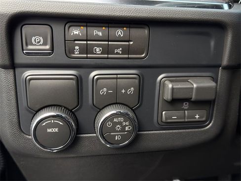 New 2026 Chevrolet Suburban LT w/ Comfort Package image 17