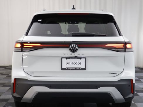 New 2026 Volkswagen Tiguan SE image 15