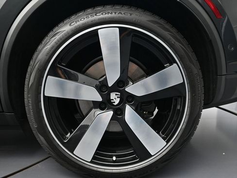 New 2026 Porsche Macan 4 Electric image 26