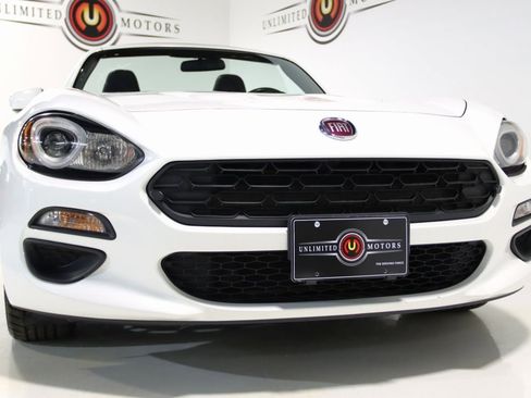 Used 2017 FIAT 124 Spider Classica image 22