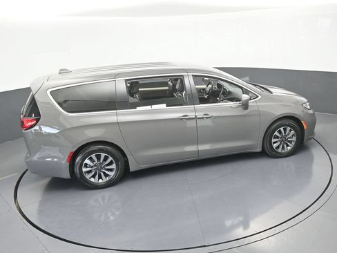 Used 2022 Chrysler Pacifica Touring-L FWD image 56