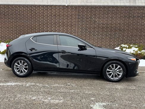 Used 2022 MAZDA MAZDA3 s image 23