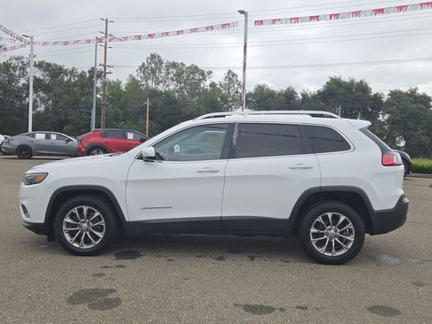 Used 2019 Jeep Cherokee Latitude Plus FWD image 19