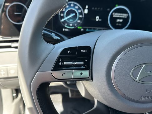 Used 2025 Hyundai Elantra SEL FWD image 30