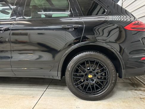 Used 2017 Porsche Cayenne Platinum Edition AWD/4WD image 6