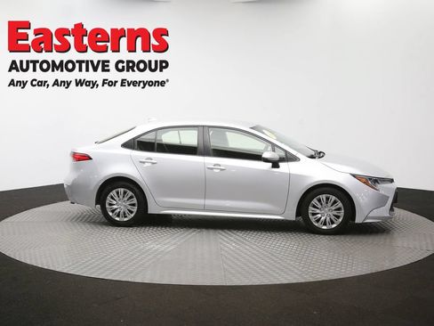 Used 2022 Toyota Corolla LE FWD image 46