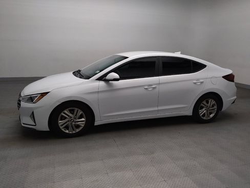 Used 2019 Hyundai Elantra SEL FWD image 2