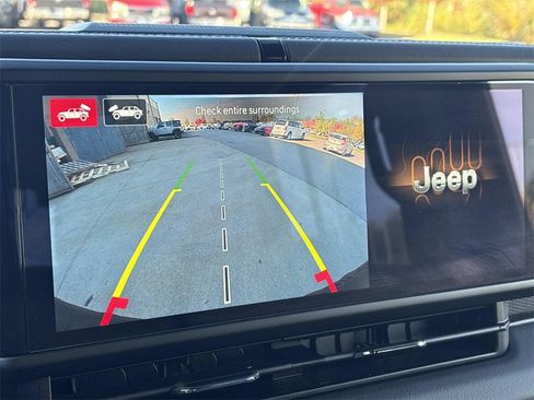 Used 2024 Jeep Wrangler Unlimited Rubicon image 30