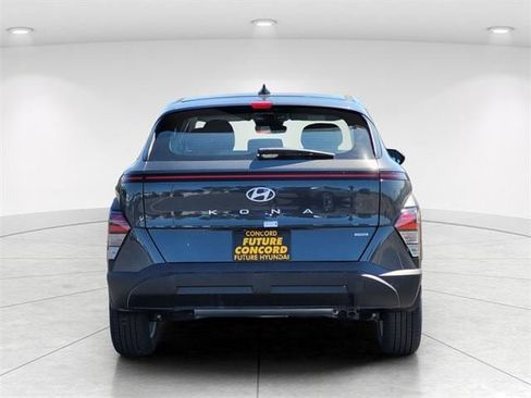 New 2026 Hyundai Kona SE image 4