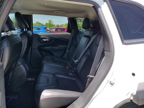Used 2021 Jeep Cherokee Trailhawk AWD/4WD image 7
