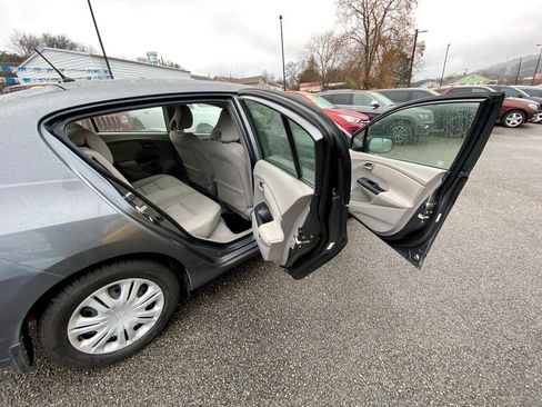 Used 2011 Honda Insight EX image 11