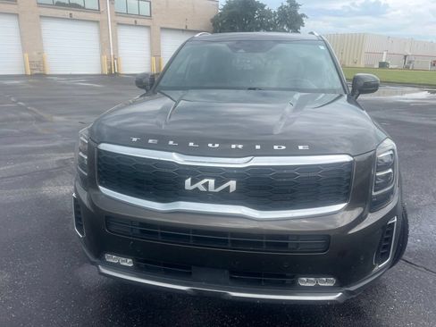 Used 2022 Kia Telluride SX w/ Towing Package FWD image 2