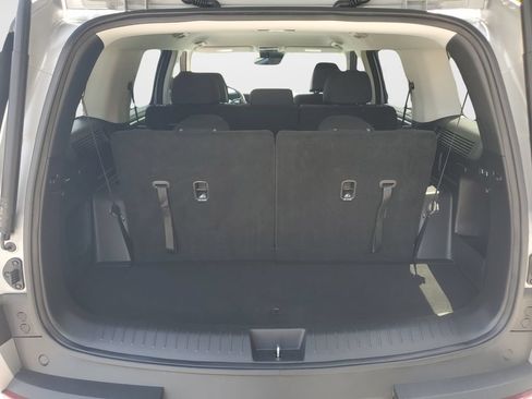 Used 2024 Hyundai Santa Fe SE FWD image 9
