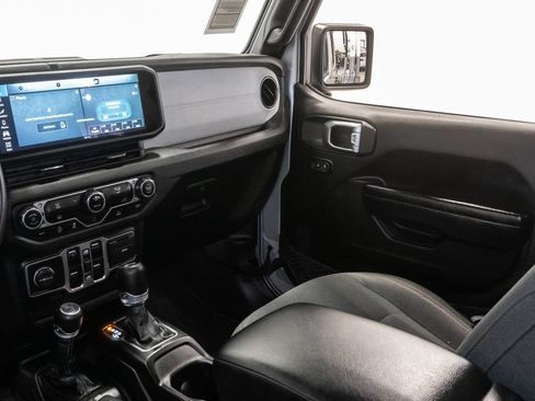 Used 2024 Jeep Wrangler Unlimited Sport AWD/4WD image 9