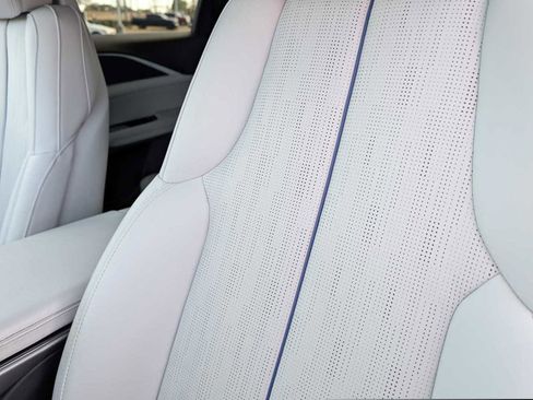 Used 2024 Cadillac Lyriq Sport image 23