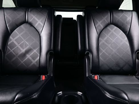 Used 2022 Toyota Highlander Platinum AWD/4WD image 16