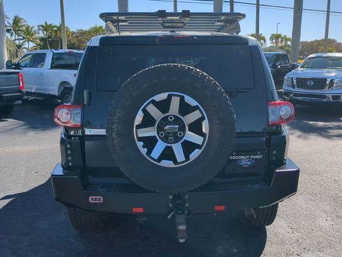 Used 2012 Toyota FJ Cruiser 4WD image 5