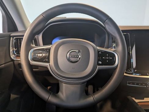 Used 2025 Volvo V60 B5 Cross Country Plus image 13