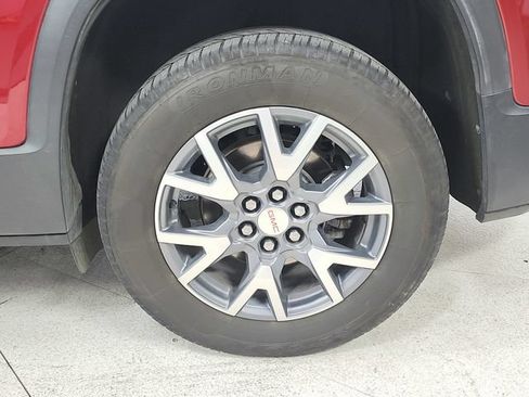 Used 2023 GMC Acadia SLT FWD image 14