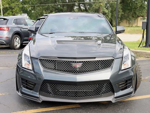 Used 2017 Cadillac ATS V w/ Luxury Package RWD image 9