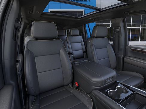 New 2026 Chevrolet Suburban Premier w/ Sun And Tow Package AWD/4WD image 16