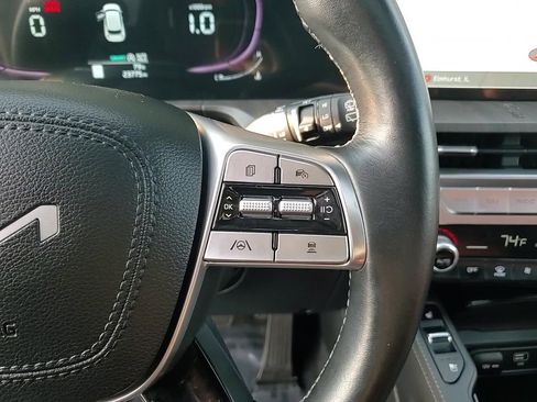 Used 2023 Kia Telluride EX image 17