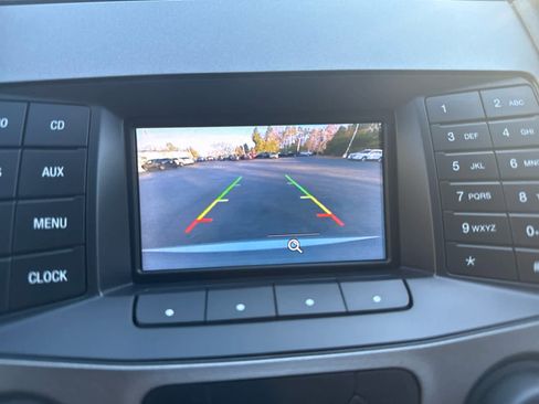 Used 2017 Ford Taurus SE image 21