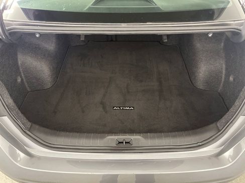 Used 2024 Nissan Altima 2.5 SV image 10