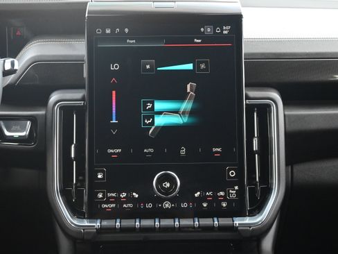 Used 2025 GMC Yukon Elevation w/ LPO, Floor Liner Package AWD/4WD image 27