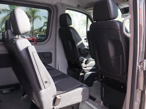 Used 2018 Mercedes-Benz Sprinter 2500 image 12