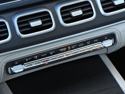 Used 2020 Mercedes-Benz GLS 580 4MATIC image 18